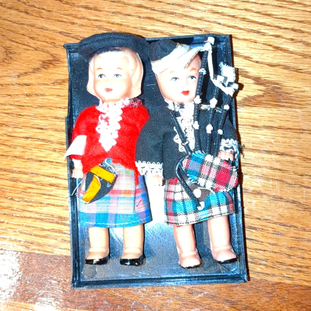 Two 1950s Scottish children 5 in tall